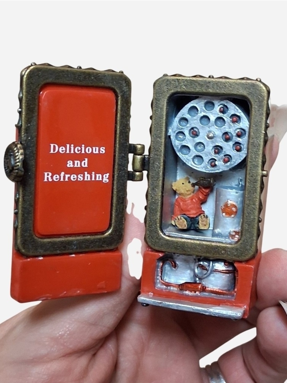 Boyds Bears Coca Cola Red Miniature Vending Machine Trinket Box